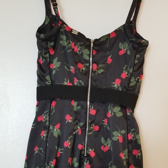 Victoria Secret - Picture 2 of 8